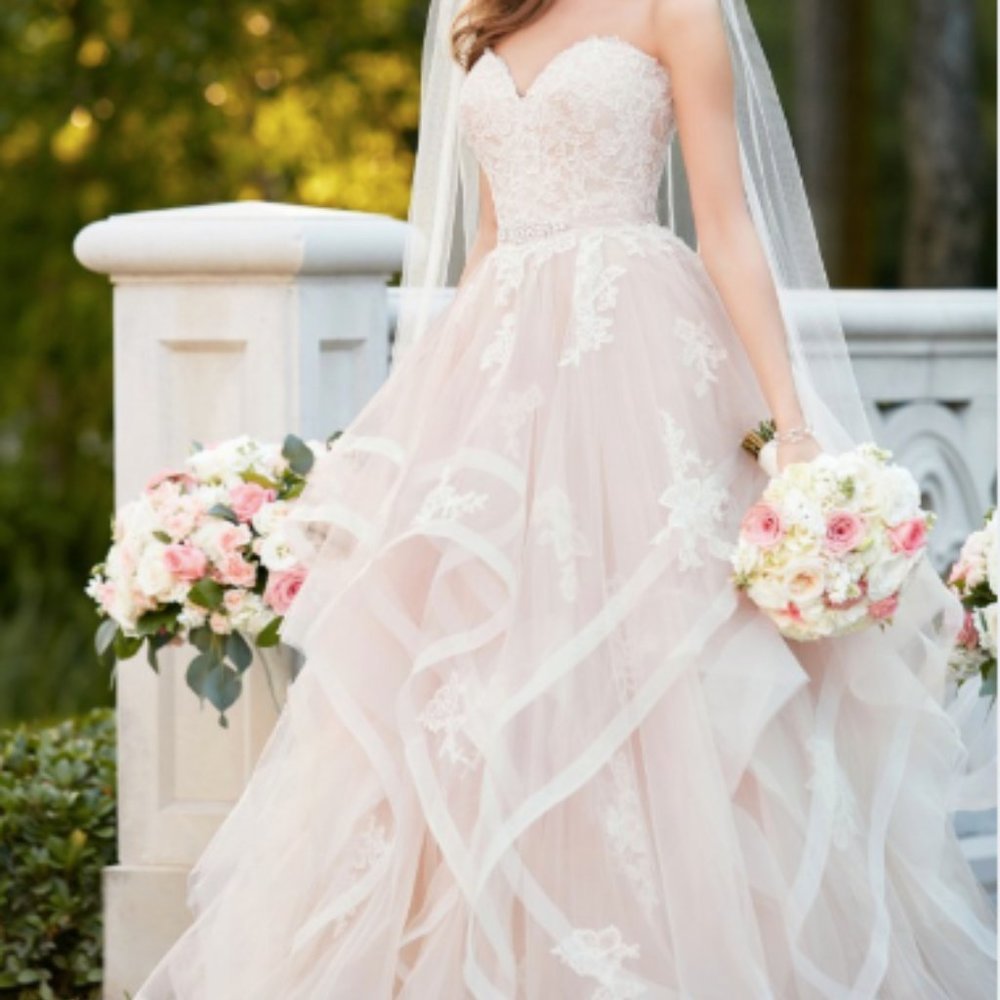 Wedding dress / Robe de Mariée